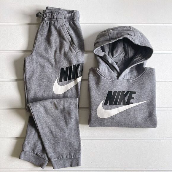 Nike Boys Club Fleece Sweatshirt & Sweatpants Matching Set Size Medium +